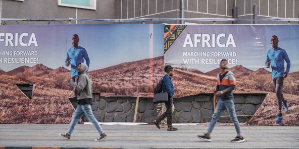 Banderole déployée en l’honneur du sommet de l’Union africaine, à Addis-Abeba, le 24 mai 2022. © Eduardo Soteras/AFP
