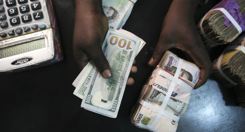 Le naira s'échange à 1 495 Naira par rapport au dollar sur le marché parallèle, communément appelé marché noir ce Jeudi.