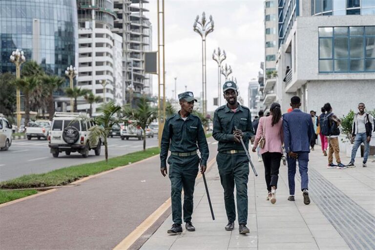 La banque centrale d’Ethiopie (NBE) a annoncé lundi une réforme majeure de son régime de change, autorisant les banques commerciales à fixer librement le taux de change de la monnaie nationale