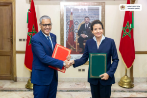 La ministre de la Transition énergétique et du développement durable, Leila Benali, et son homologue mauritanien de l’Énergie et du pétrole, Mohamed Ould Khaled, ont signé, ce jeudi 23 janvier, au siège du ministère à Rabat, un protocole d’accord visant à renforcer le partenariat dans les secteurs de l’électricité et des énergies renouvelables entre les deux pays.