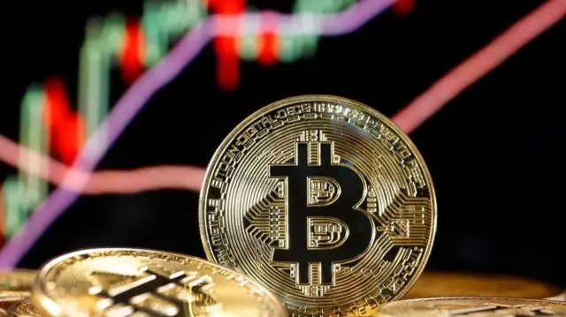 Cryptomonnaie : le Bitcoin grimpe à un record de 123 000 $