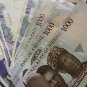 Devise : Le naira monte à 1 545 N/$ sur le marché noir