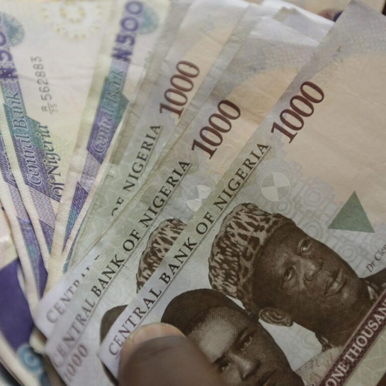 Devise : Le naira monte à 1 545 N/$ sur le marché noir