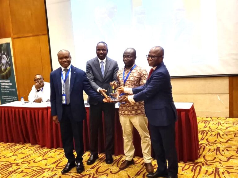 Clôture des JSEB 2025 : Le prix du meilleur article décerné au duo Ouedraogo-Azomahou