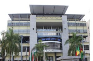 BRVM : la capitalisation globale recule de 64 milliards FCFA