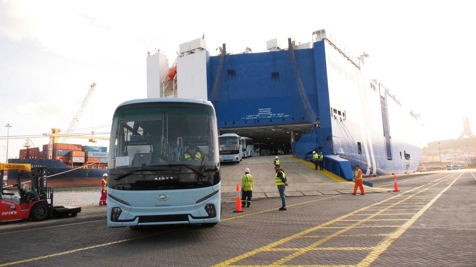 Algérie : 335 bus pour renouveler le transport public - FINECO