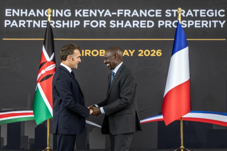 Le Kenya et la France ont franchi un nouveau cap dans leur coopération économique avec la signature de 11 accords bilatéraux d’une valeur totale supérieure à un milliard de dollars, à la veille de l’ouverture du sommet Africa Forward à Nairobi. Ces accords couvrent plusieurs secteurs stratégiques, notamment le transport, l’énergie, la technologie, la santé, l’éducation, le commerce et les initiatives climatiques.